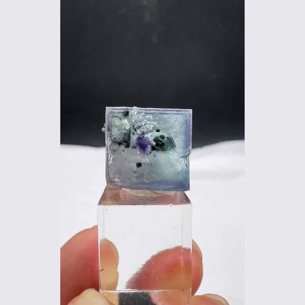 Frosted Fluorite Cube with Inclusions Yaogangxian 1.5 cm — complete view