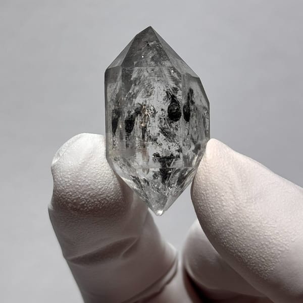 DT Yunnan quartz M — alternate view