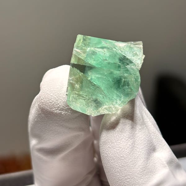 Mining-base Xianghualing fluorite — alternate view