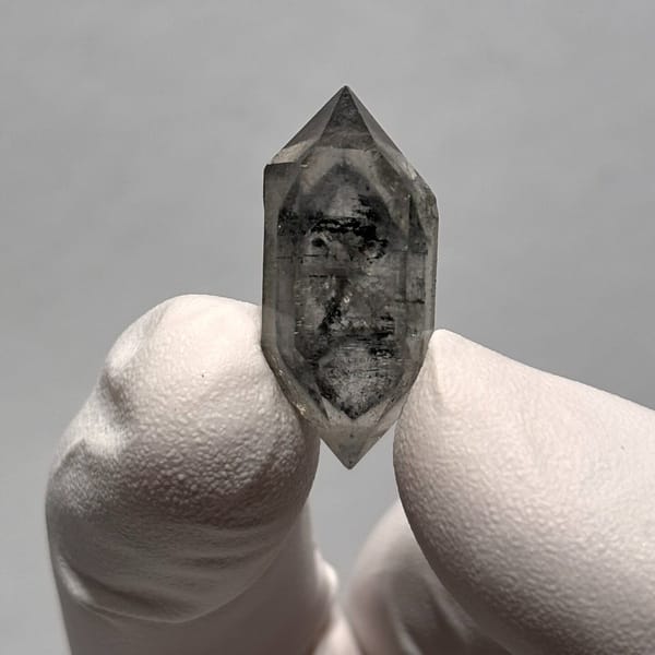 Phantom DT Yunnan quartz — complete view