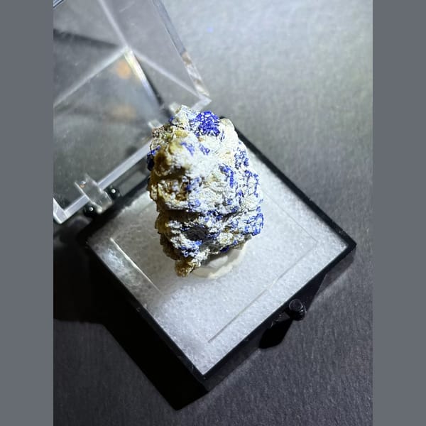 Indigo azurite on white matrix from Guizhou — alternate view