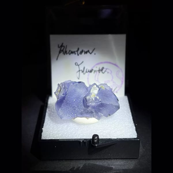 Blue-violet phantom fluorite cubes — detail view