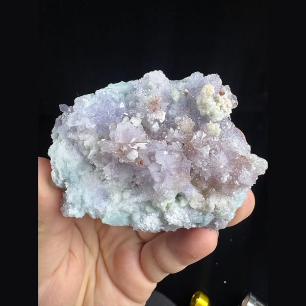 Pastel purple creedite with white gypsum from Qinglong — complete view