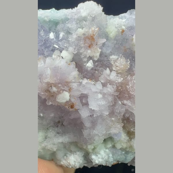 Pastel purple creedite with white gypsum from Qinglong — detail view