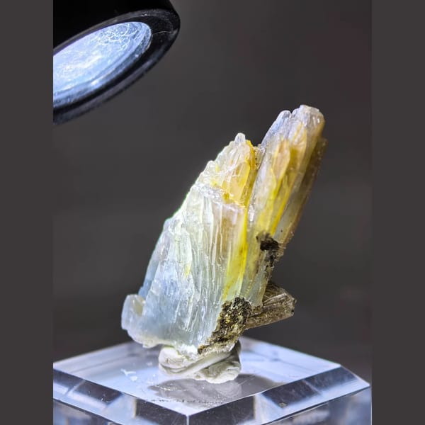 Blue bladed barite from Morocco — alternate view