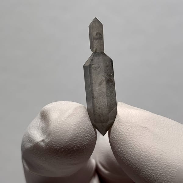 DT Yunnan quartz Q — alternate view
