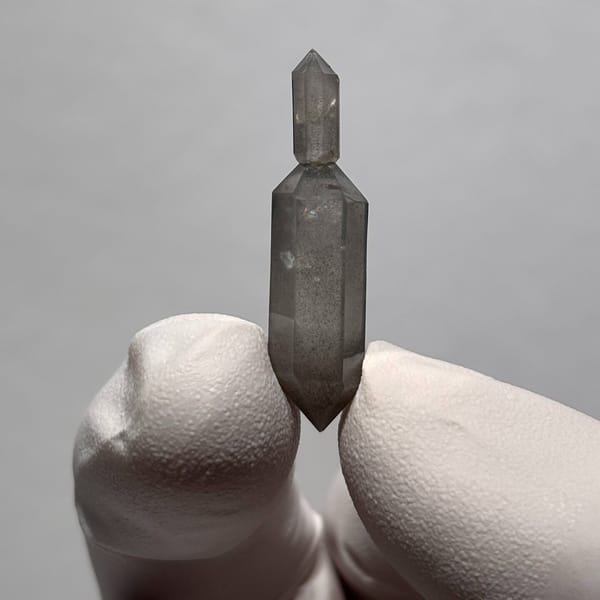 DT Yunnan quartz Q — alternate view