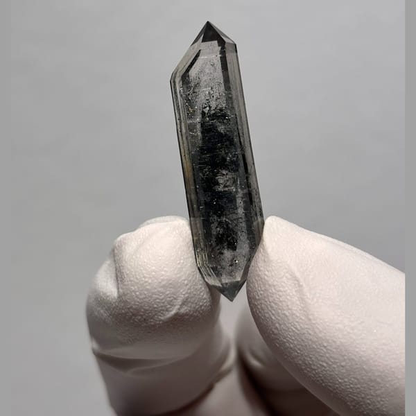 DT Yunnan quartz S — complete view