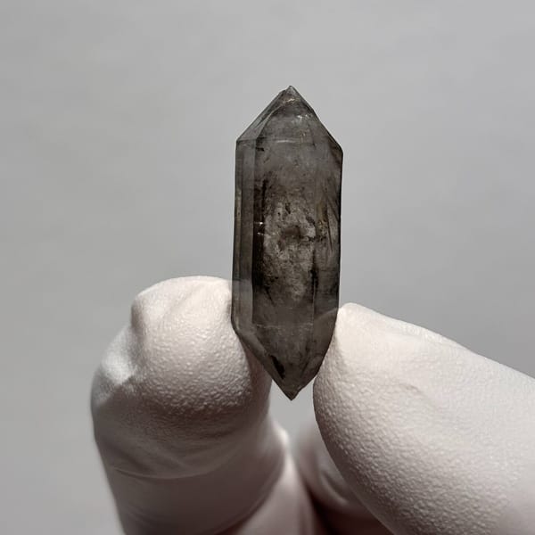 DT Yunnan quartz T — alternate view