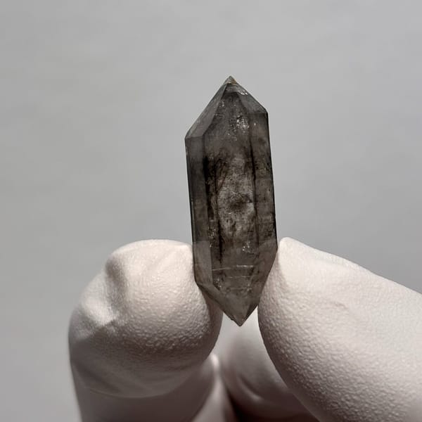 DT Yunnan quartz T — detail view