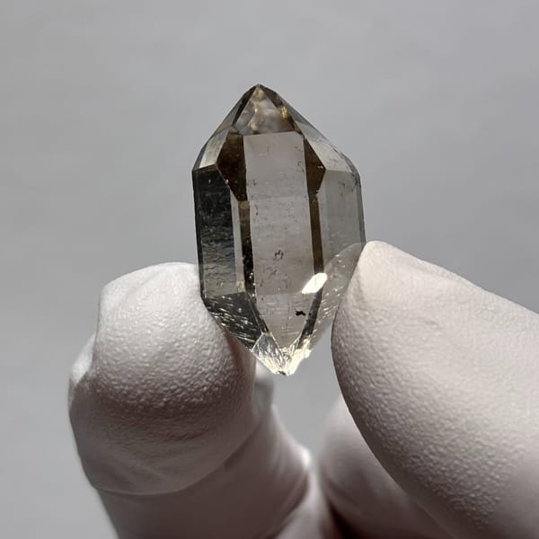 DT Yunnan quartz U — alternate view