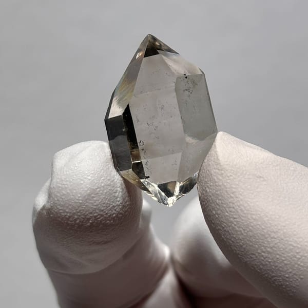 DT Yunnan quartz U — alternate view