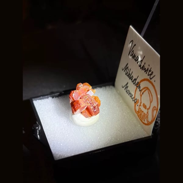 Orange-red vanadinite from Mibladen — detail view