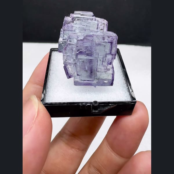 Stepped Lavender Fluorite Yaogangxian 2.9 cm — complete view