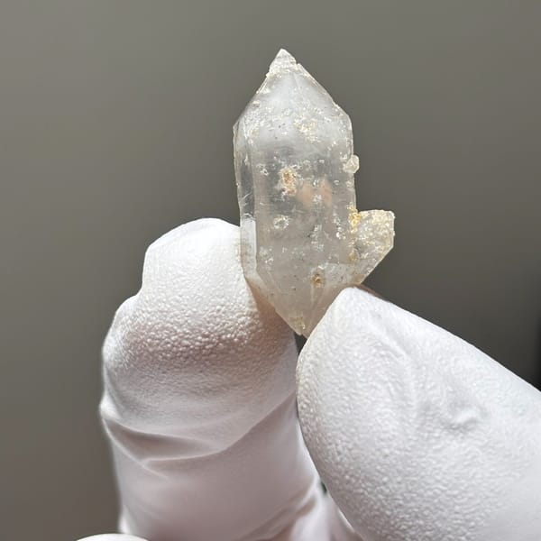DT Yunnan quartz Z — complete view