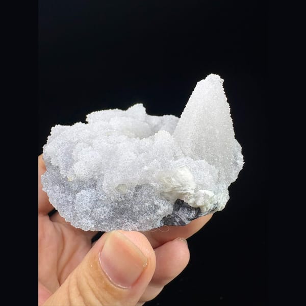 Sparkling quartz pseudomorph after dogtooth calcite with sugary fluorite from Fujian — complete view