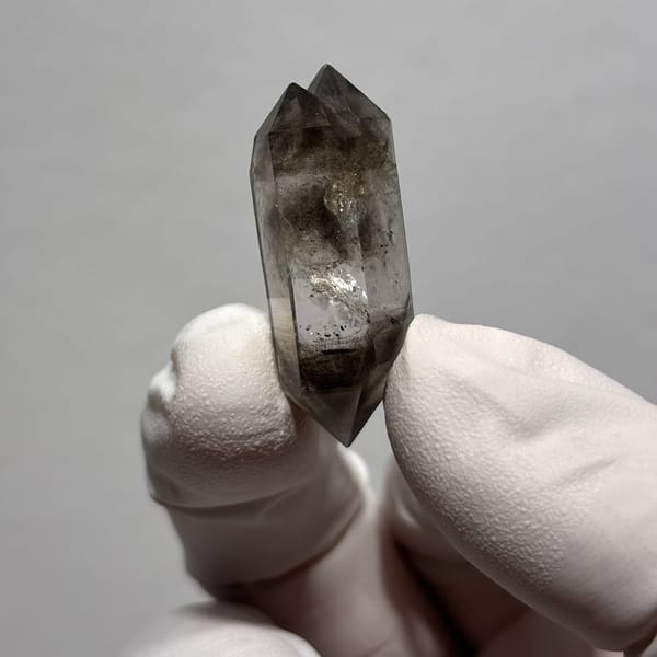 DT Yunnan quartz AE — complete view