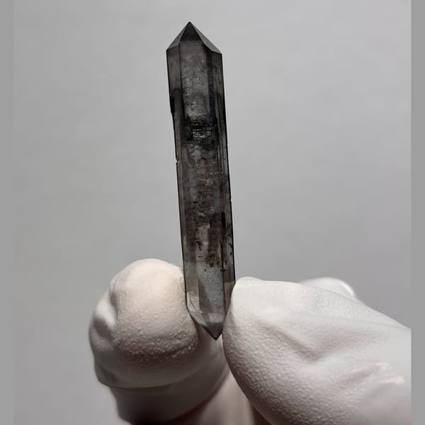 DT Yunnan quartz AF — alternate view