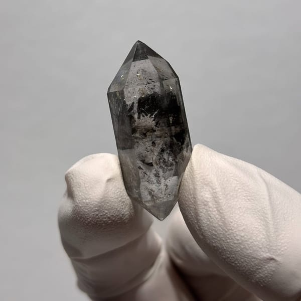 DT Yunnan quartz AH — alternate view