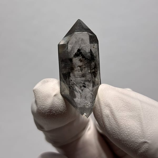 DT Yunnan quartz AH — alternate view