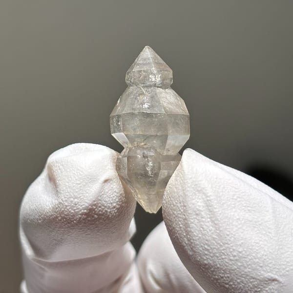 DT Yunnan quartz AI — complete view
