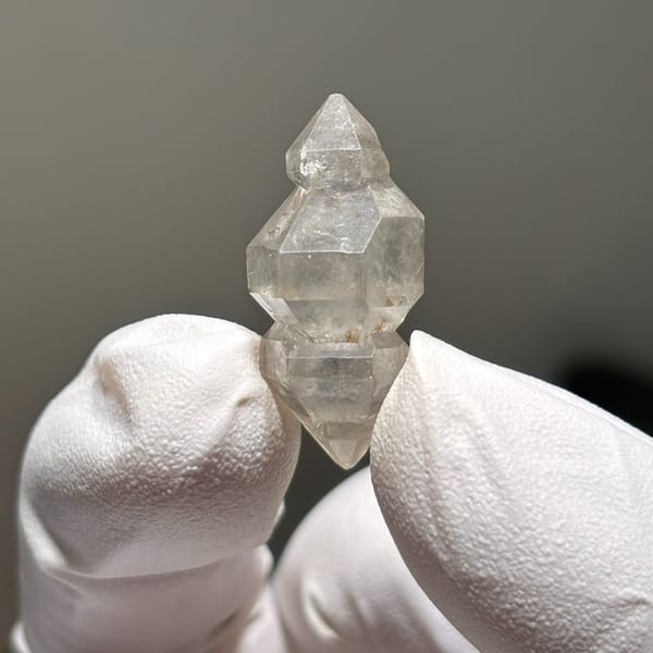 DT Yunnan quartz AI — alternate view