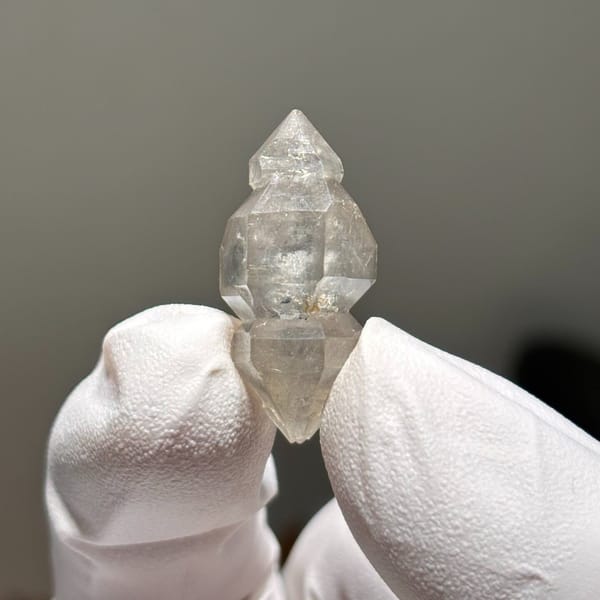 DT Yunnan quartz AI — alternate view