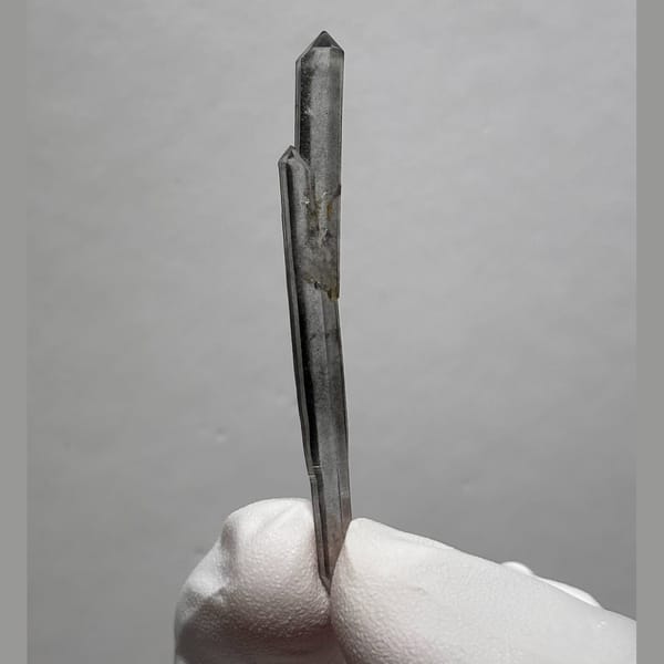 DT Yunnan quartz AK — complete view