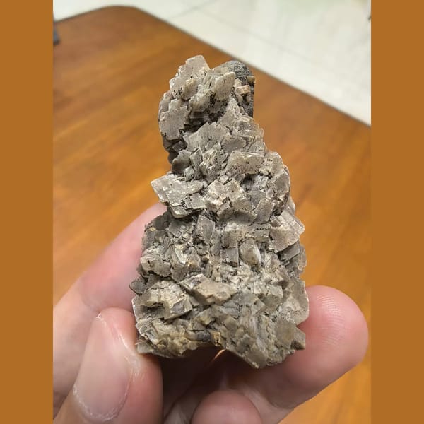 Dolomite with quartz — complete view