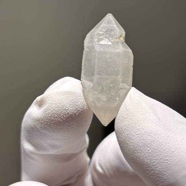 White etched DT Yunnan E — detail view