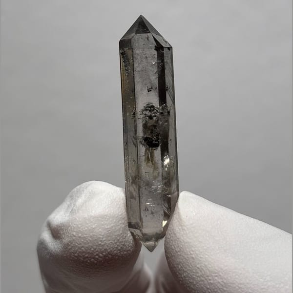 DT Yunnan quartz AM — complete view