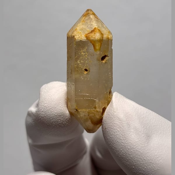 DT Yunnan quartz AN — complete view