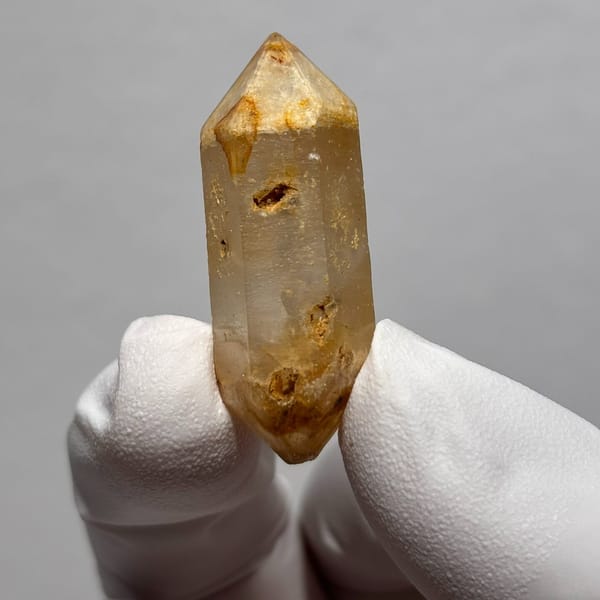 DT Yunnan quartz AN — alternate view