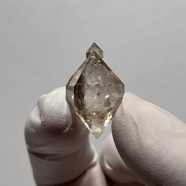 DT Yunnan quartz AO — complete view