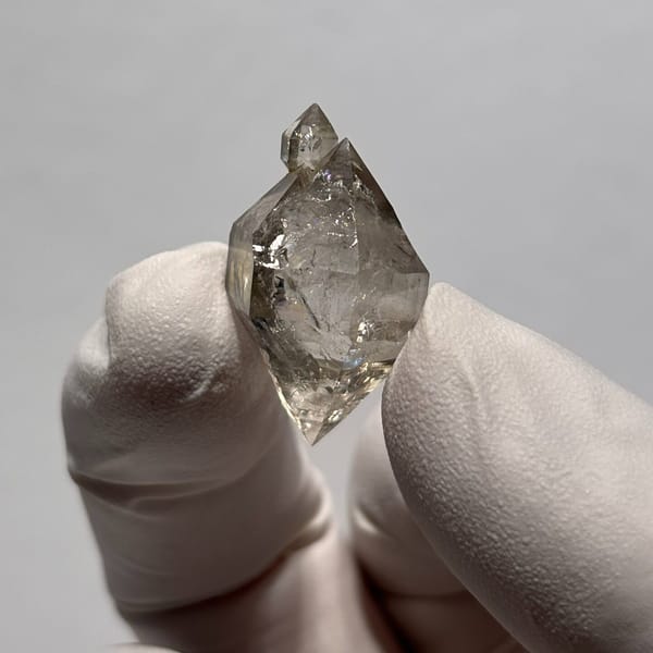 DT Yunnan quartz AO — alternate view