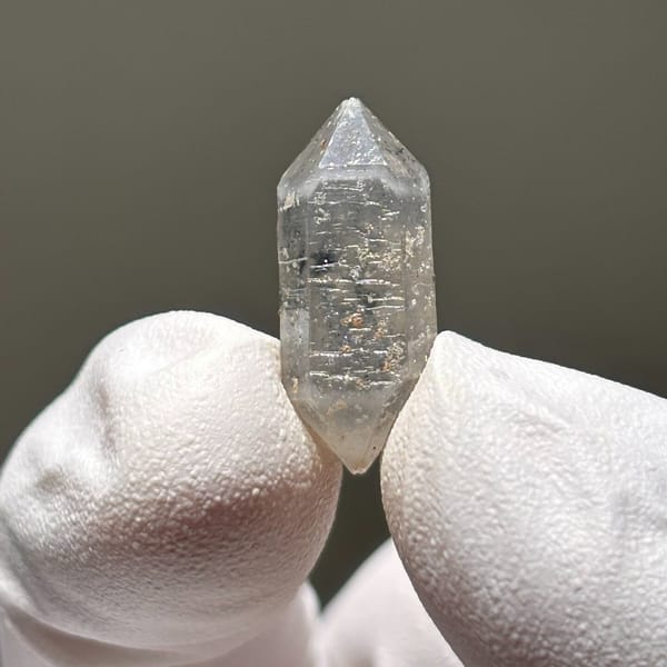 DT Yunnan quartz AP — detail view