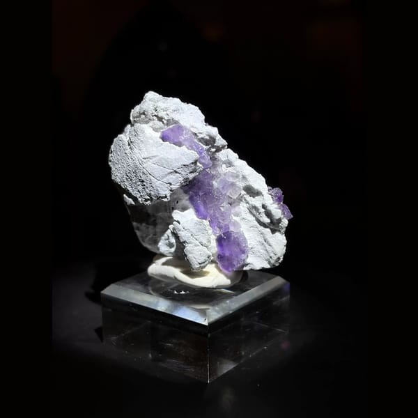 Violet octahedral fluorite on white quartz — alternate view