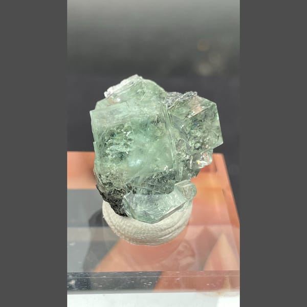 Glassy green blue seaweed fluorite from Hunan — complete view