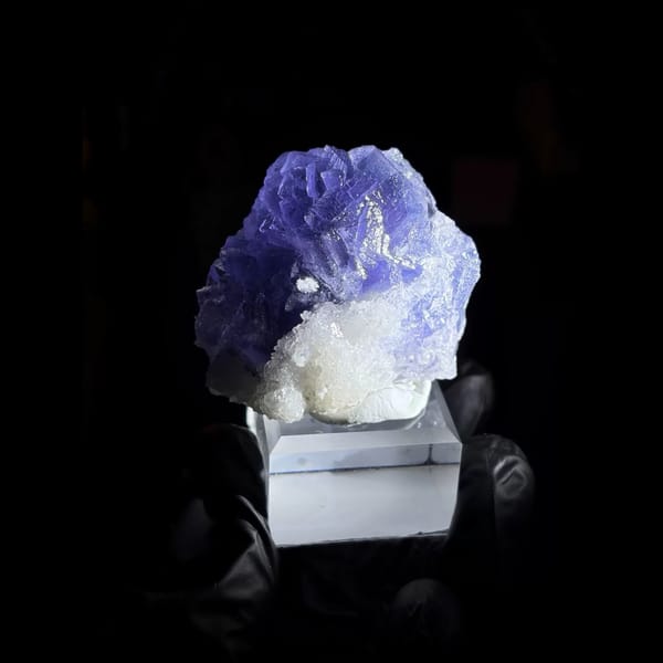 Blue-violet fluorite with white quartz — alternate view
