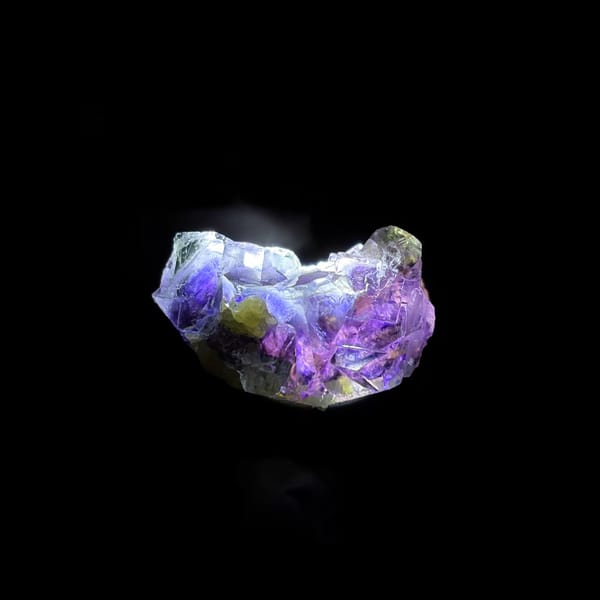 Purple-core phantom fluorite from Yindu — complete view