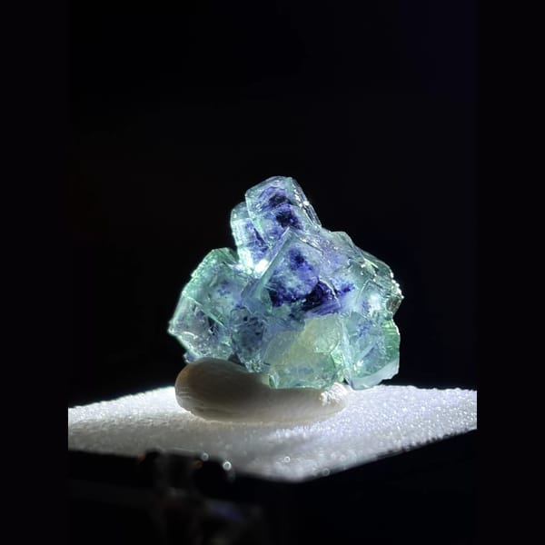 Apple-green floater phantom fluorite — alternate view