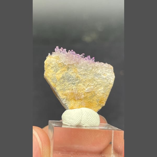 Yttrium fluorite A from Qinglong — detail view