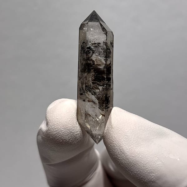 Dt quartz Yunnan 4.3 cm — complete view