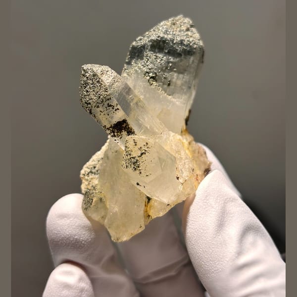 Face-nicked Himalayan quartz Pakistan — detail view