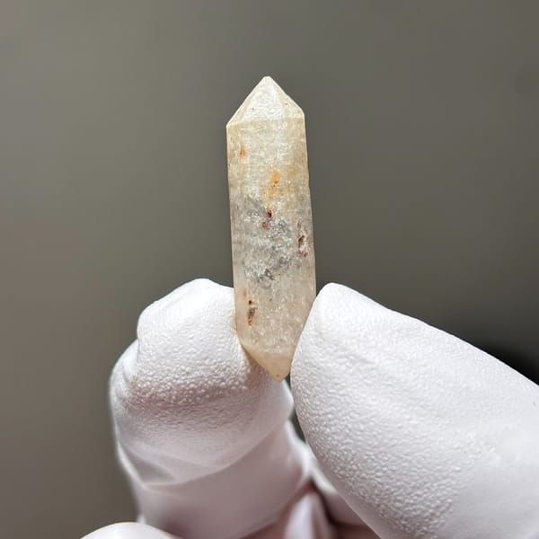 Dt with vug Yunnan 3.1 cm — alternate view