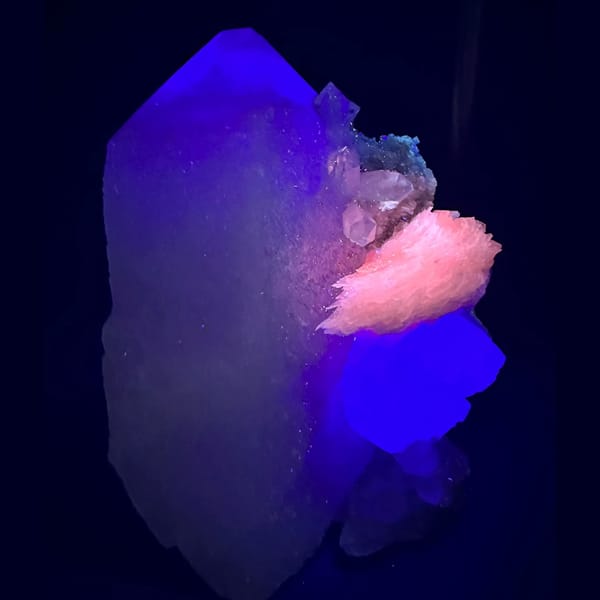 Milky Quartz with Green Fluorite Yaogangxian 6.5 cm — complete view