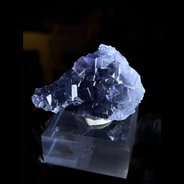 Black porcelain blue fluorite from Weishan — alternate view