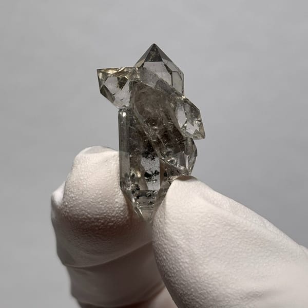 Dt quartz Yunnan 2.9 cm — complete view