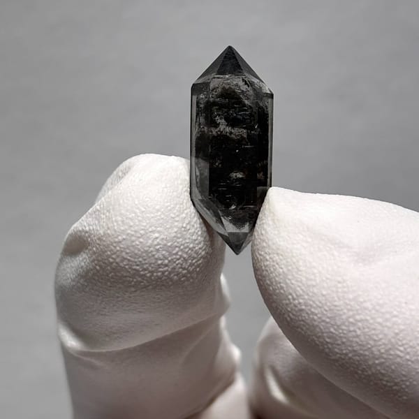 Dt quartz Yunnan 2.2 cm — complete view