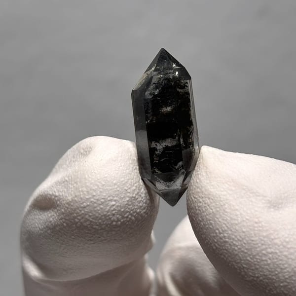 Dt quartz Yunnan 2.2 cm — alternate view